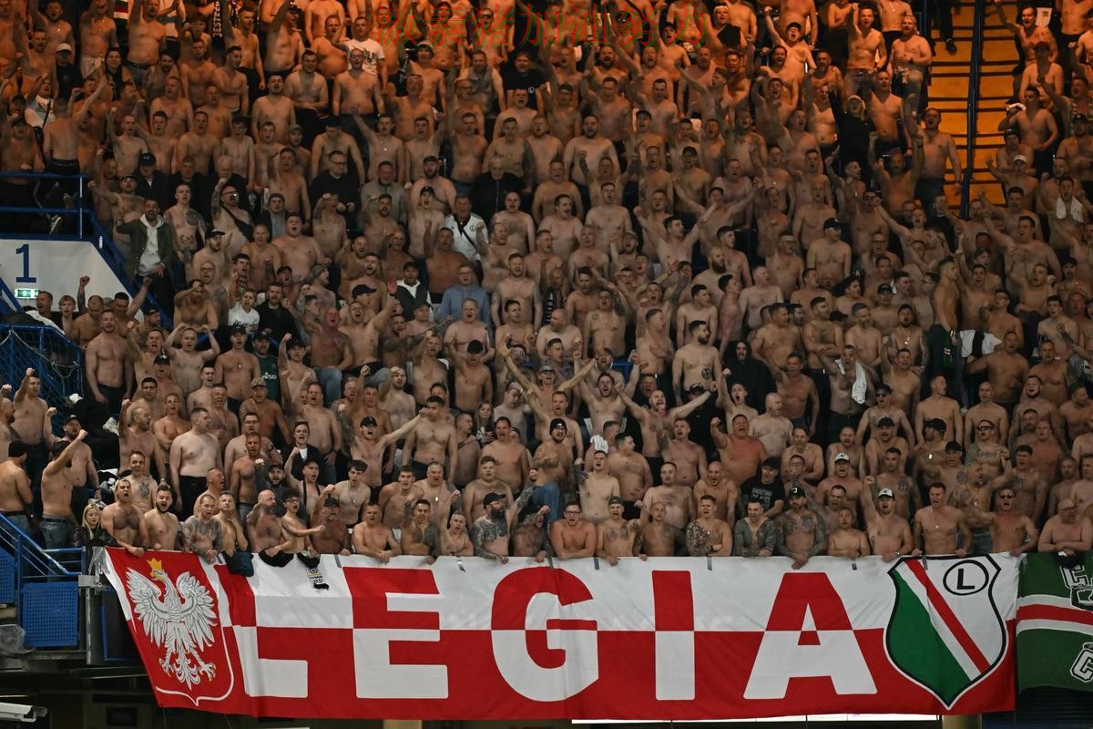 世界杯预选赛焦点战球迷情绪彻底被点燃